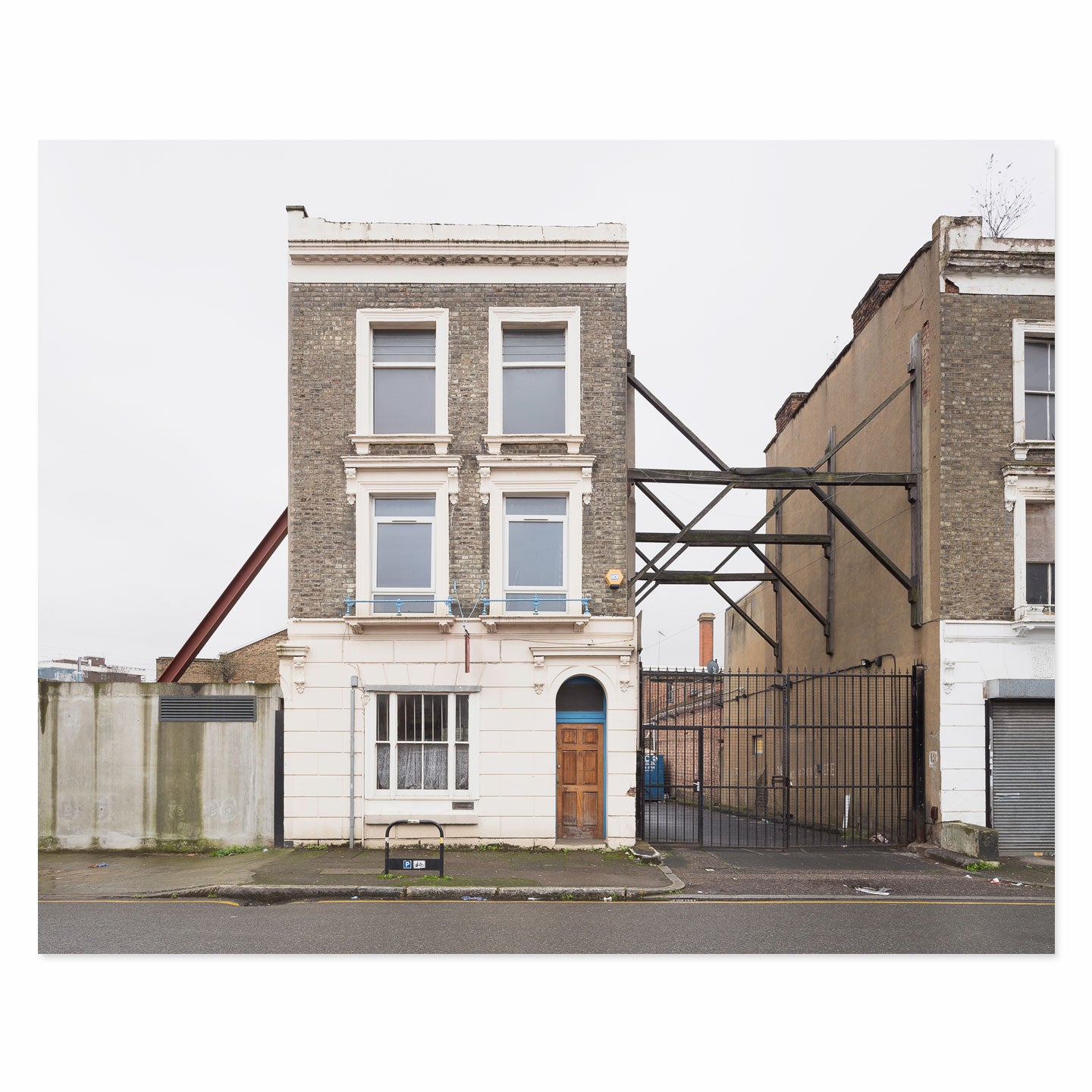 Estructuras Insostenibles 1 (Unsustainable Structures 1)